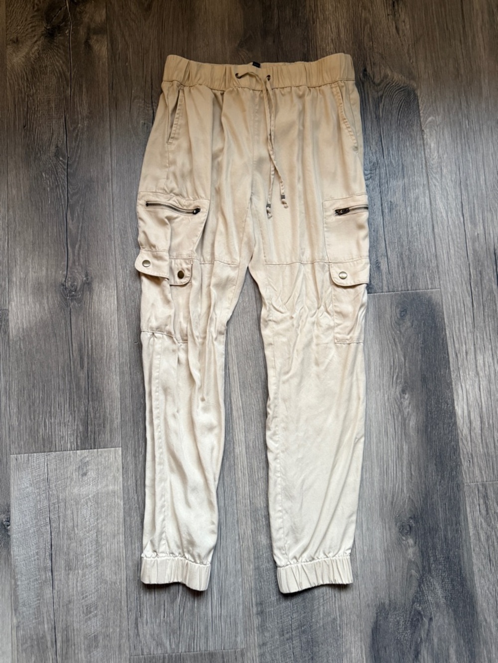 Banana Republic Women’s  Cargo Jogger Pants in Light Tan XS